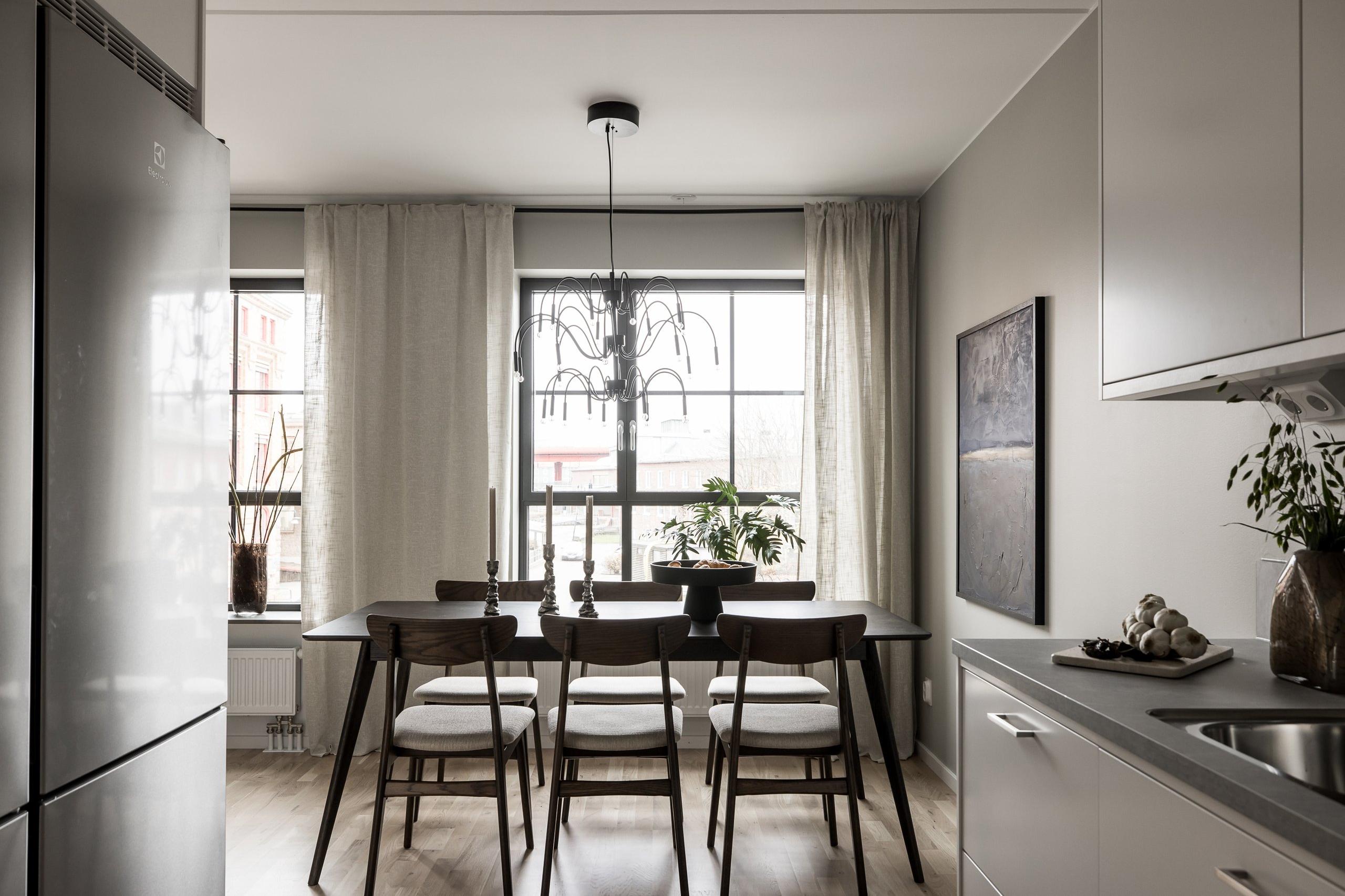 Vy mot matplats från kök, JMs visningsbostad i Gamlestaden.