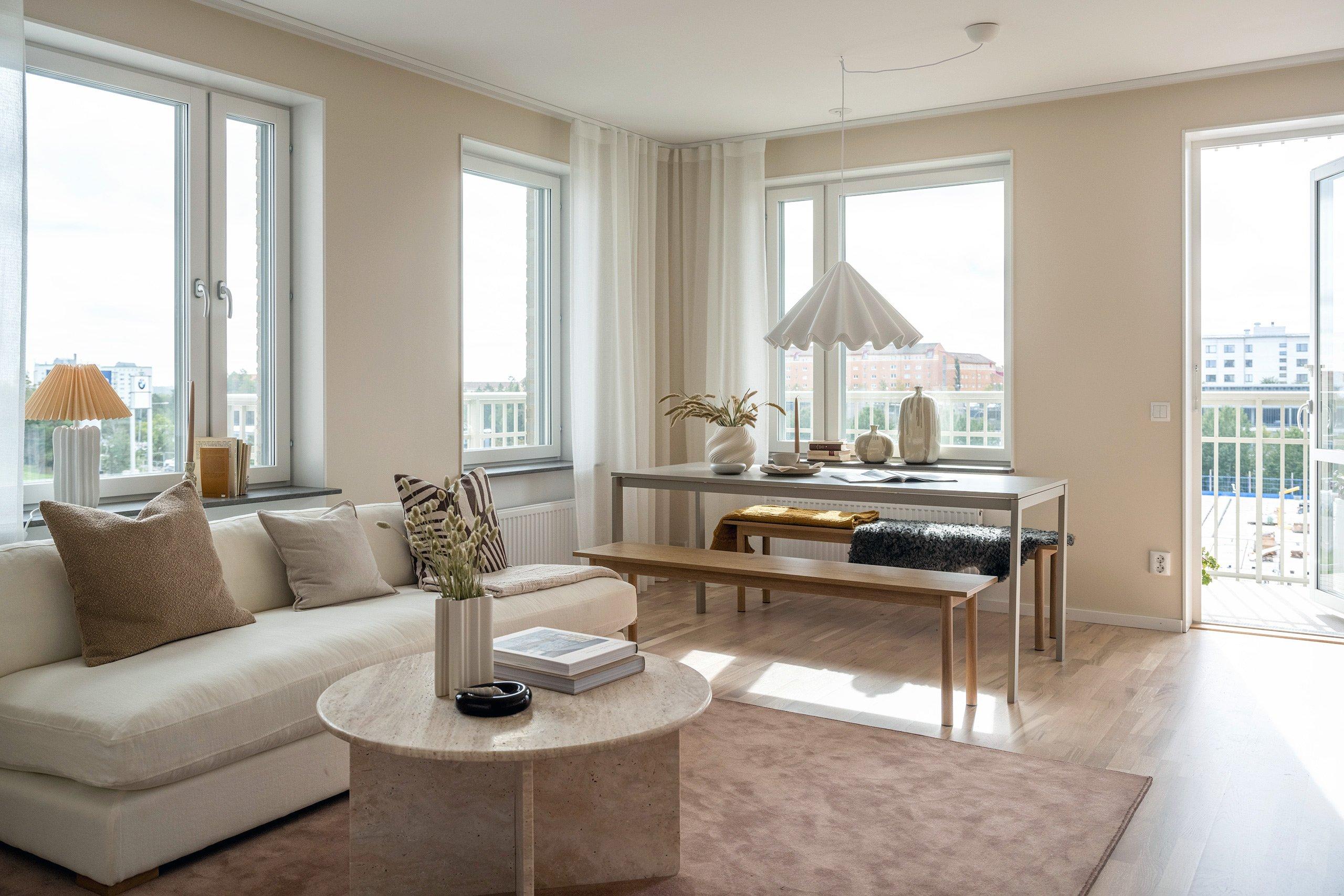 Vattentornet Södra byggs mitt Centrala Nacka. Här erbjuder vi nyproducerade lägenheter med balkong eller uteplats nära naturen och den planerade tunnelbanan (visningslägenhet).