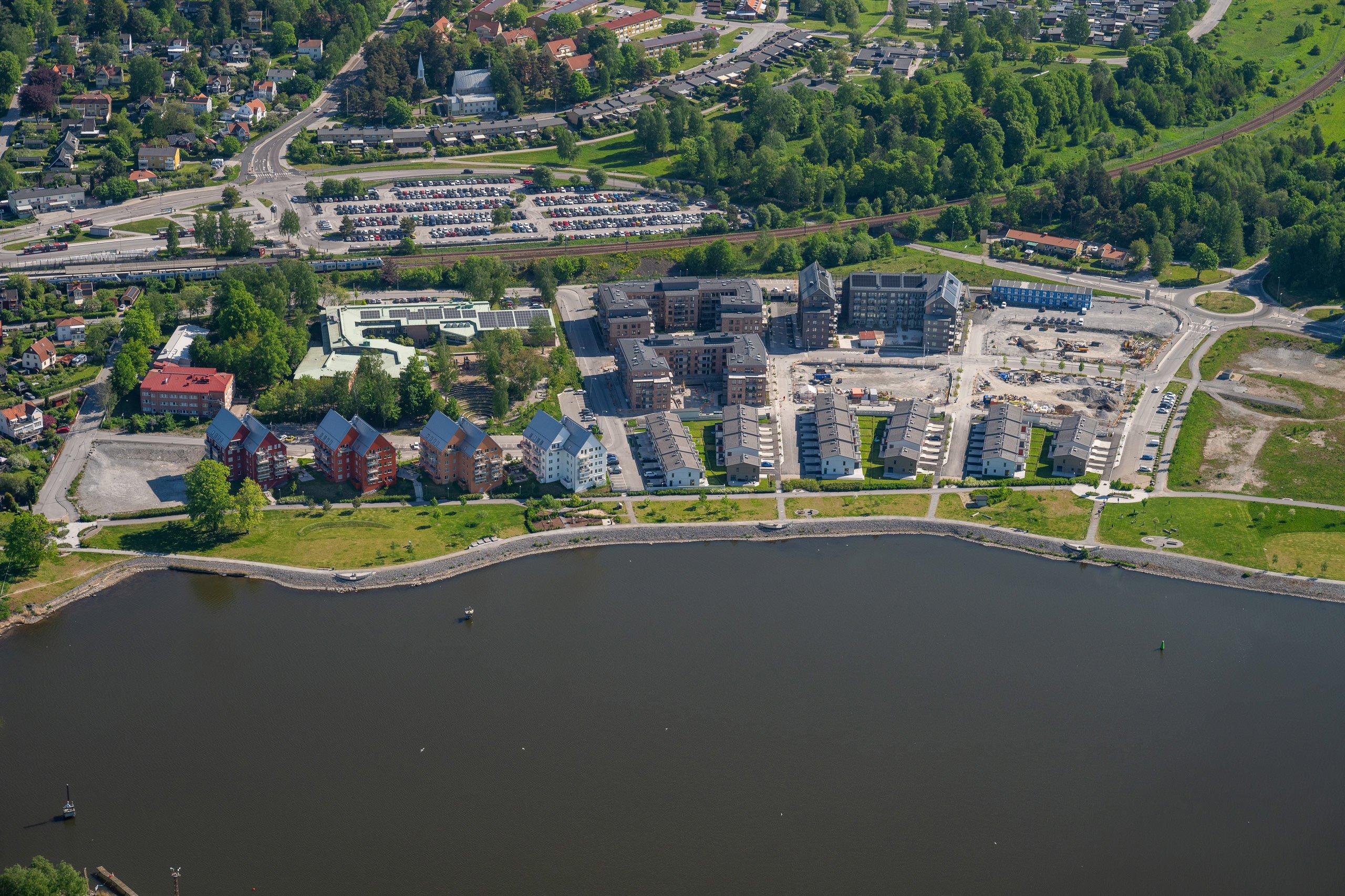 I Igelstavik växer ett helt nytt bostadsområde fram. Här bygger JM nyproducerade bostadsrätter och radhus nära vattnet, kommunikationer och förskola/skola.