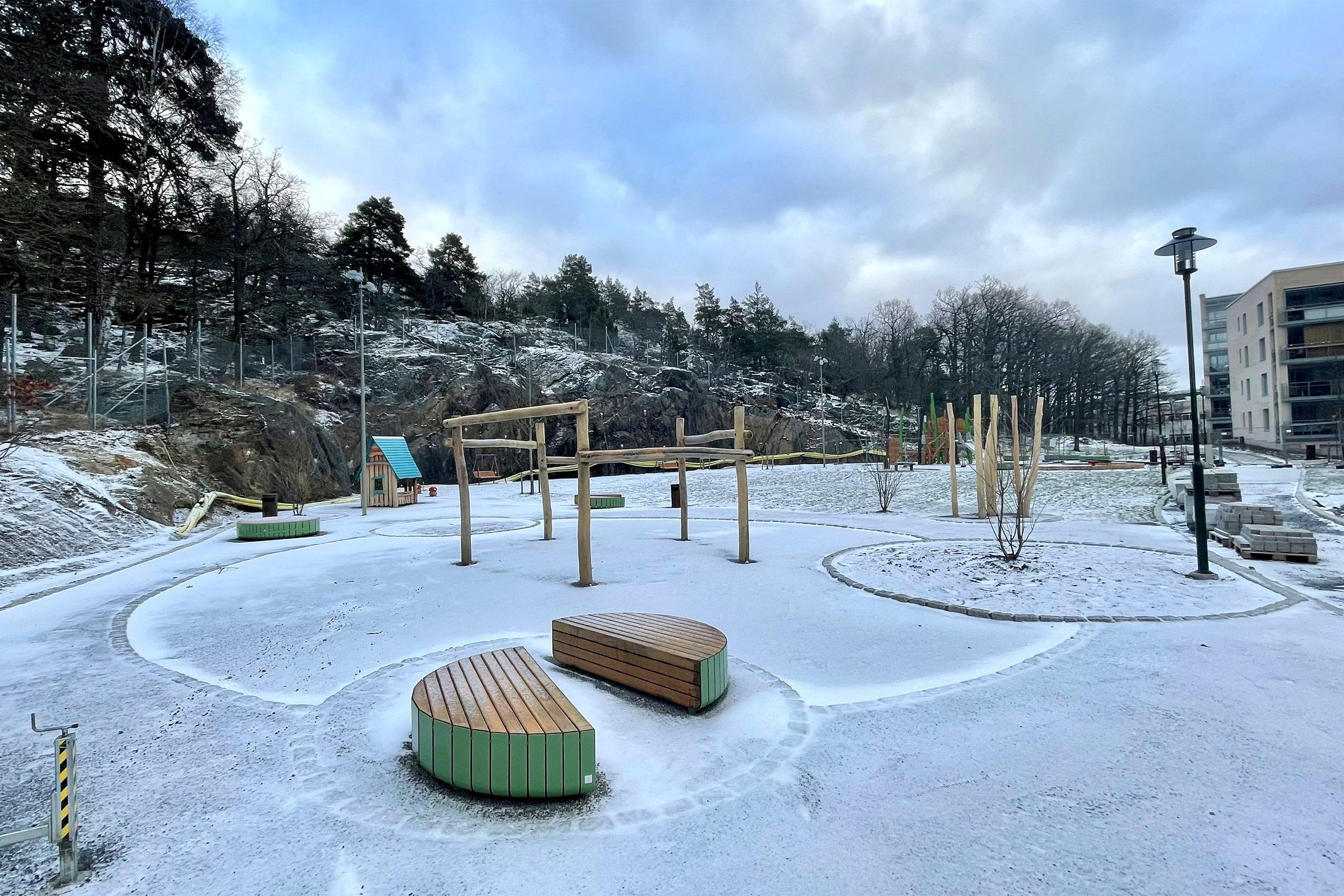 JM nyproduktion i Älvsjöstaden.  Området får ny gångväg till skolan i sommar.