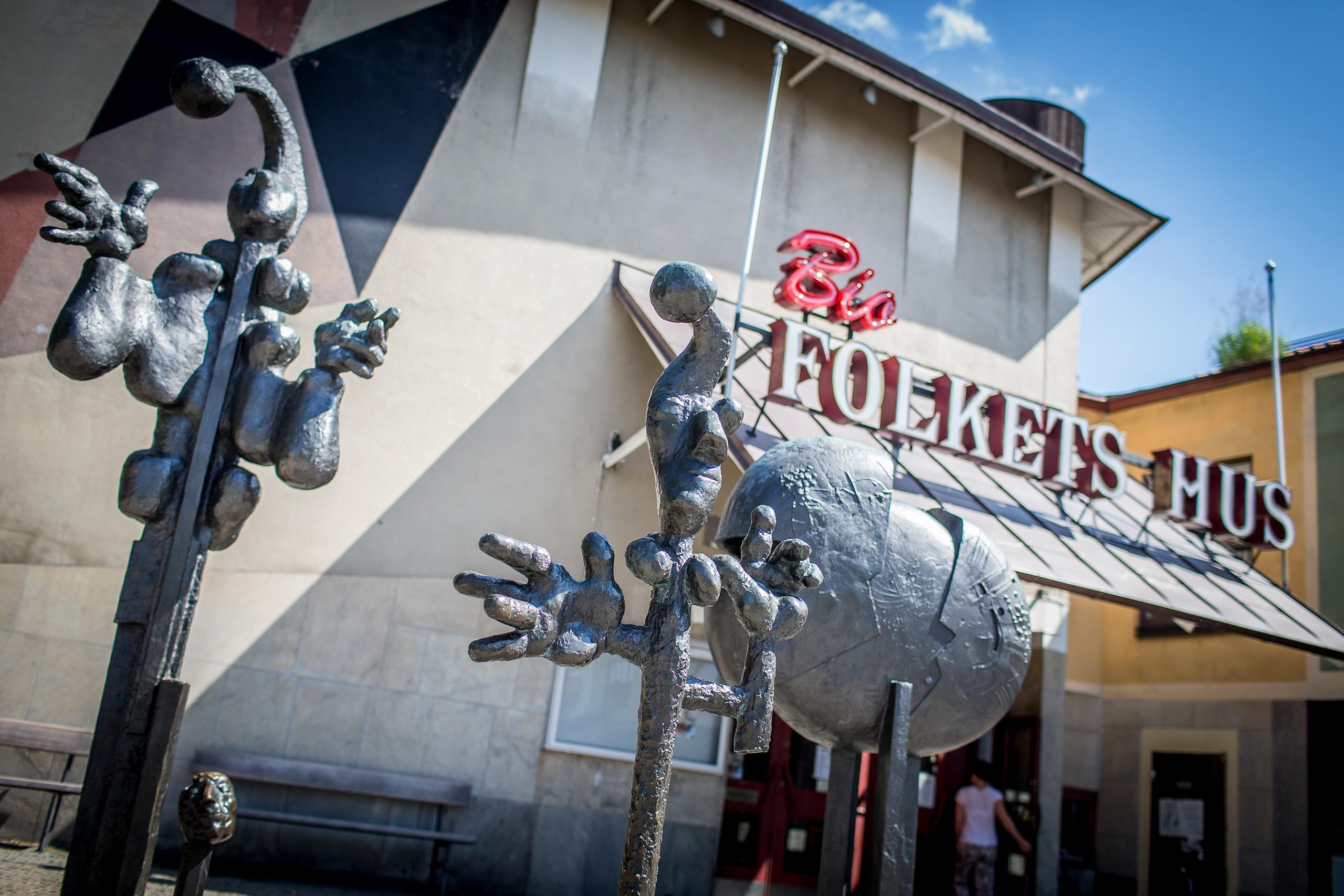 Ingång till Folkets hus i Årsta.