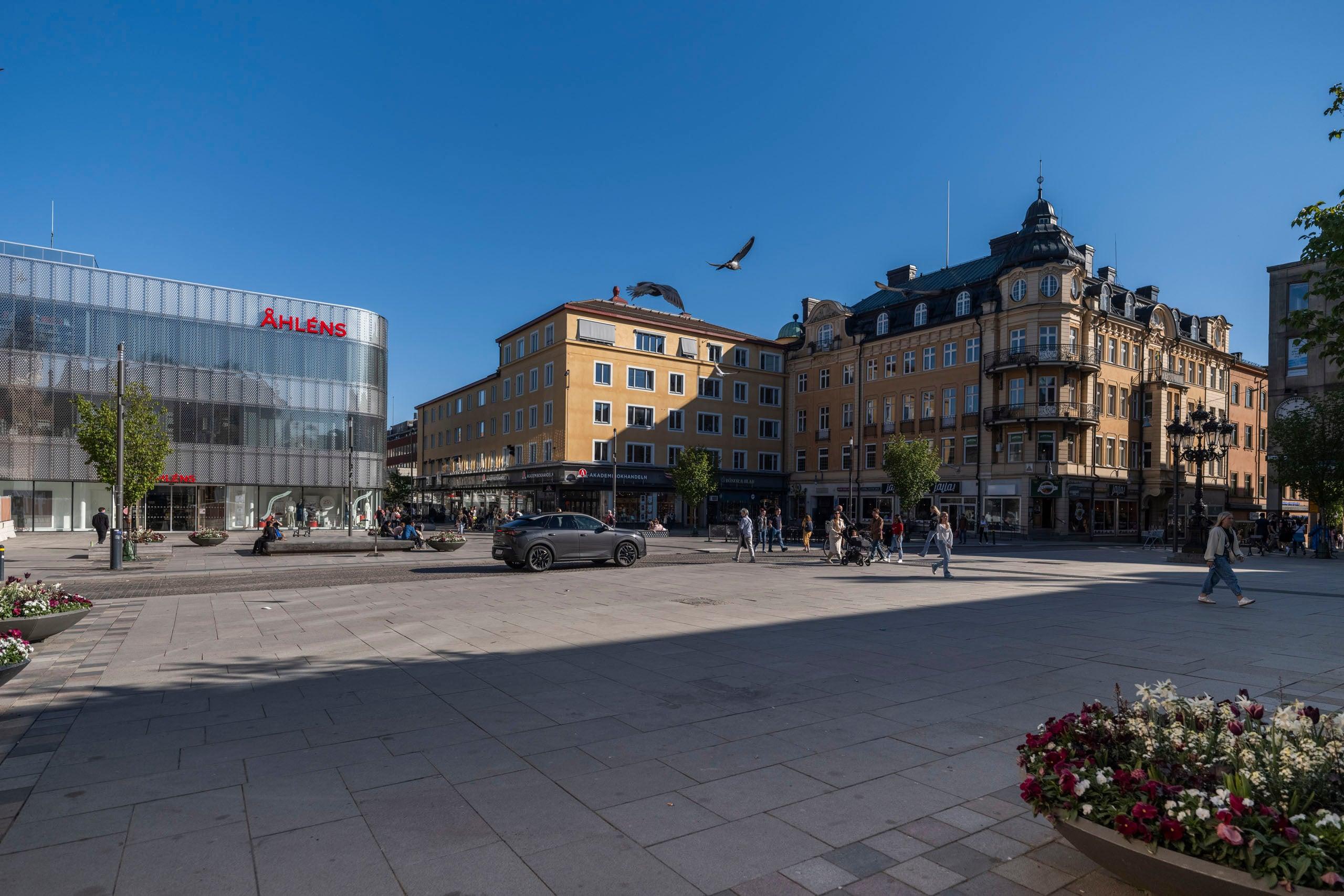 Fyrisån rinner igenom centrala Uppsala (foto).