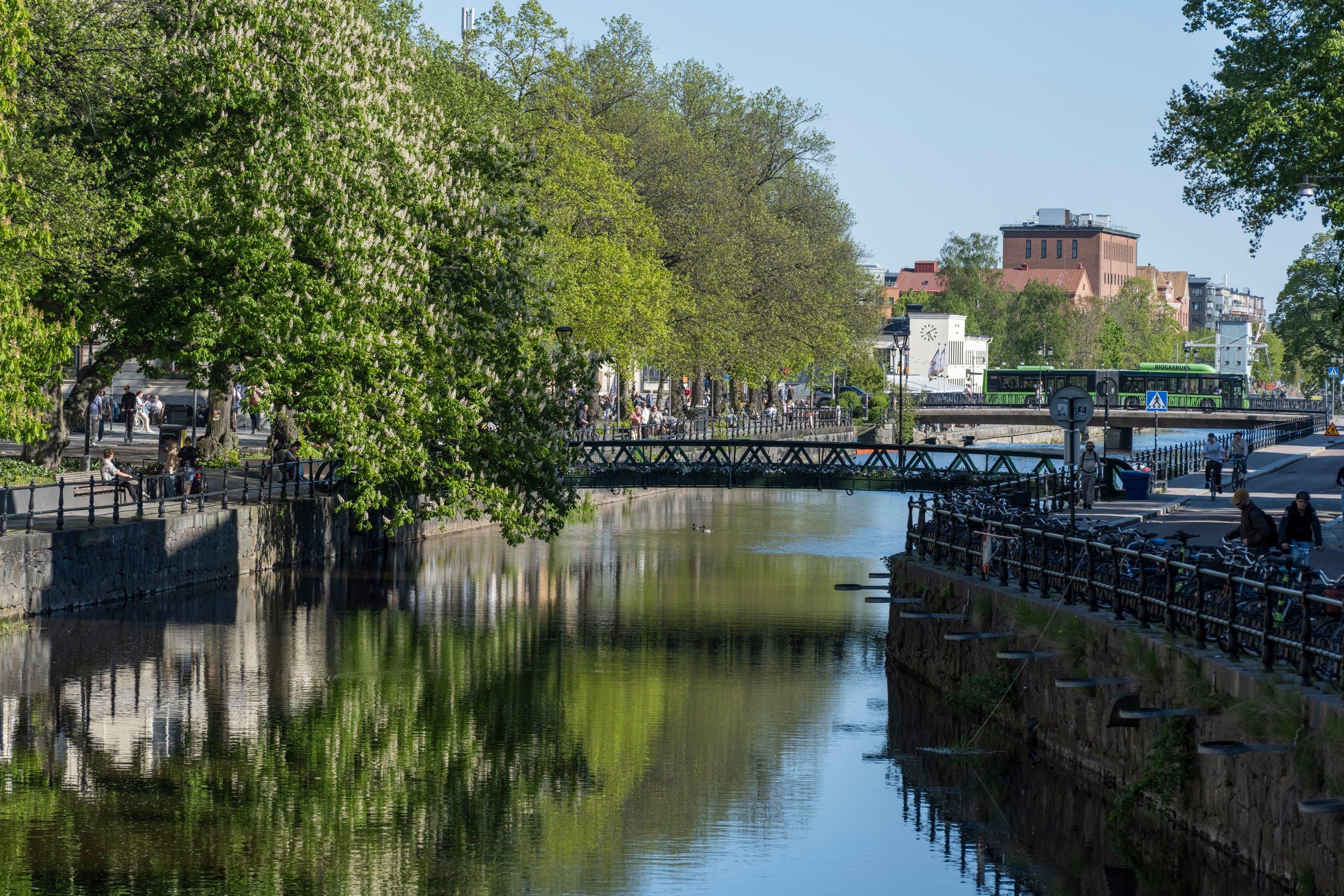 Västgöraspången och Islandsbron över Fyrisån i Uppsala.