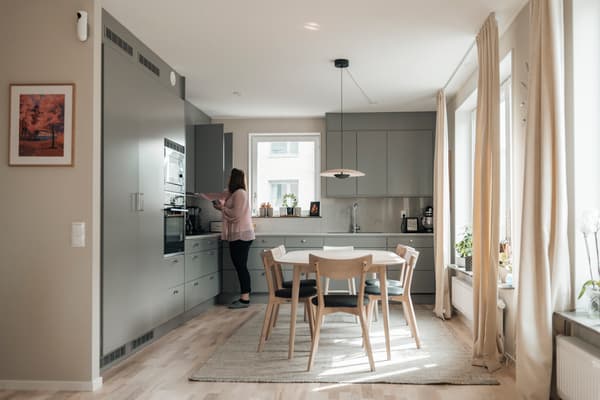 Kök i nyproduktion – här hemma hos Aleksandra Kljunic i Älvsjö. 