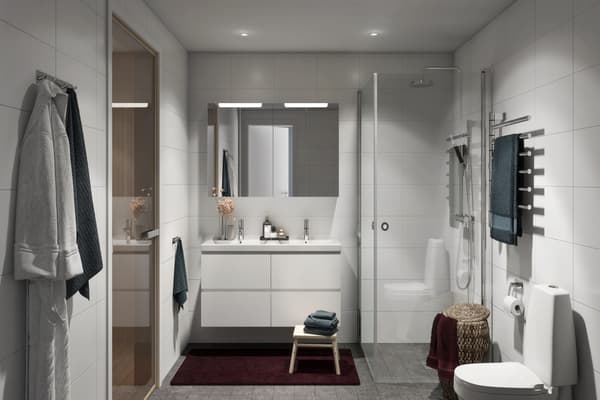 Badrumsinredning i blått och vinrött