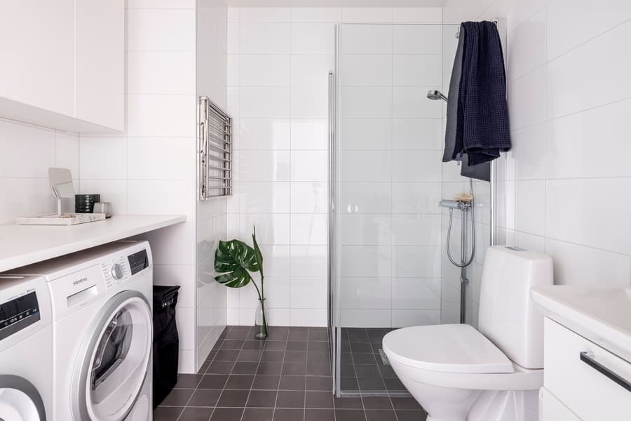 Komfortvärme på mörkgrått klinkergolv